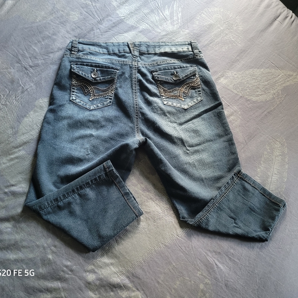 ⭐️NWD Jeans⭐️ - Picture 2 of 3